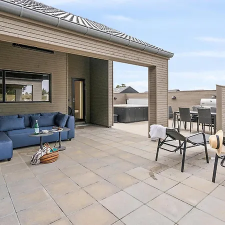 Дом отдыха 5 Bedroom Beautiful In