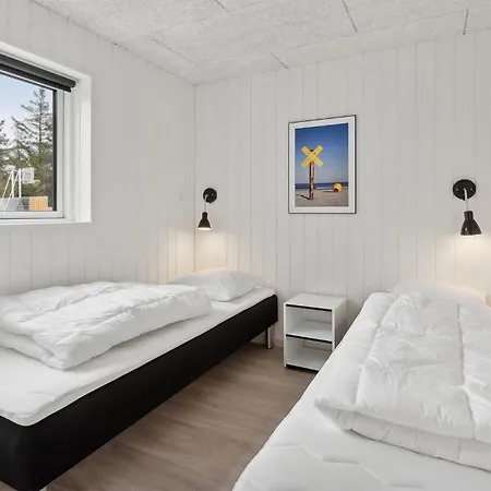 5 Bedroom Beautiful In *