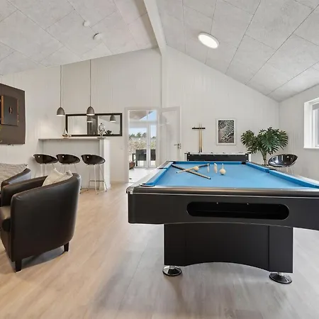 Дом отдыха 5 Bedroom Beautiful In