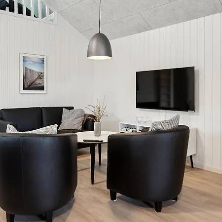 5 Bedroom Beautiful In Дом отдыха Romo