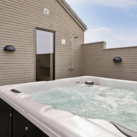 Semesterbostad 5 Bedroom Beautiful In Romo