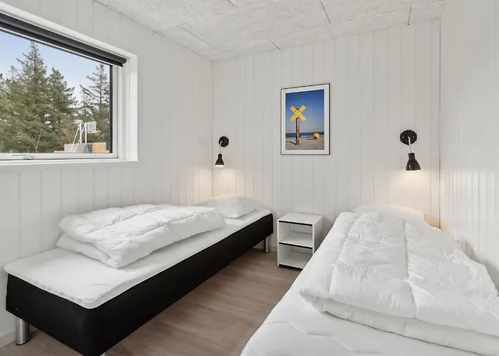 5 Bedroom Beautiful In *